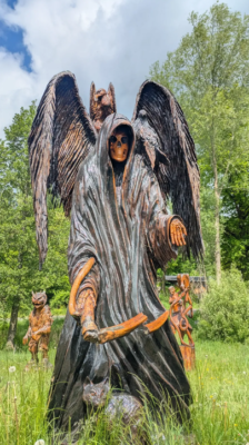 Blockhausen Holz Skulpturen im Erzgebirge