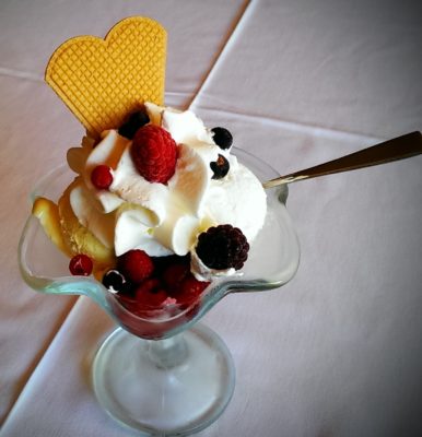 Waldfruchtbecher